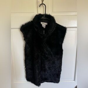 Black Faux Fur Vest - Sleeveless Zip Up